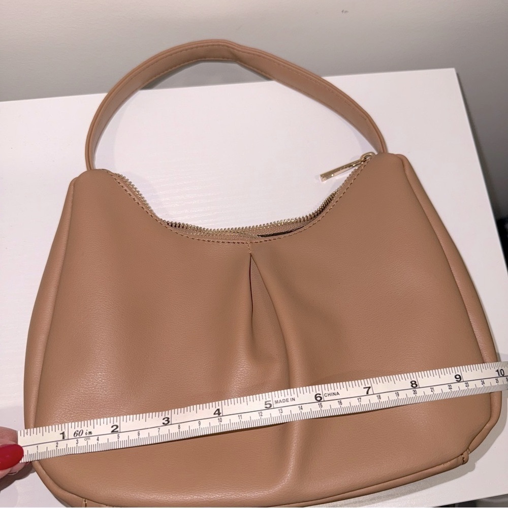 Elegant Tan Handbag - Picture 5 of 7
